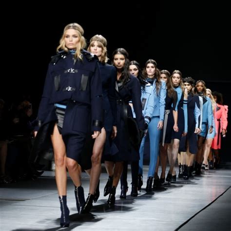 versace runway soundtrack